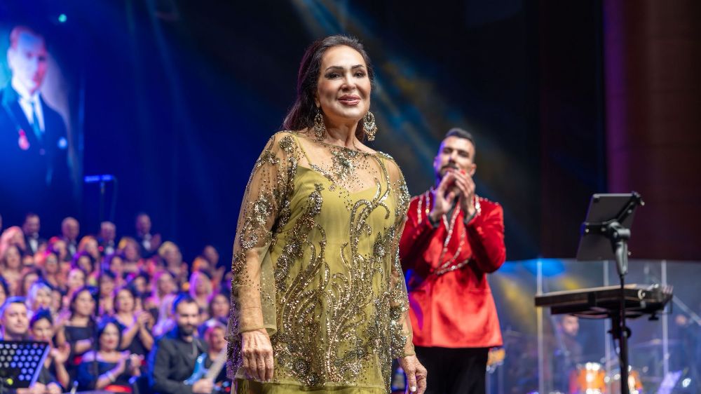 Türkan Şoray İyilik Korosu'yla sahnede