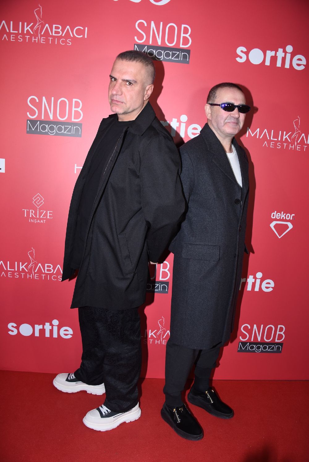 Ünlü isimler Snob Magazin'in yeni yıl partisine akın etti