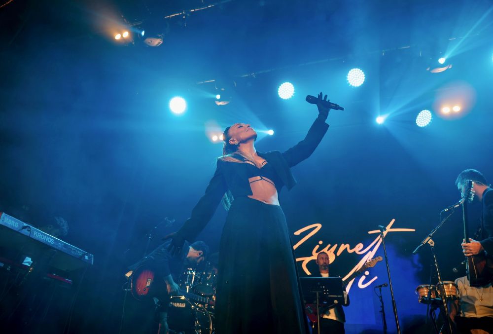 Ziynet Sali’den Londra’da 25'inci yıla görkemli final