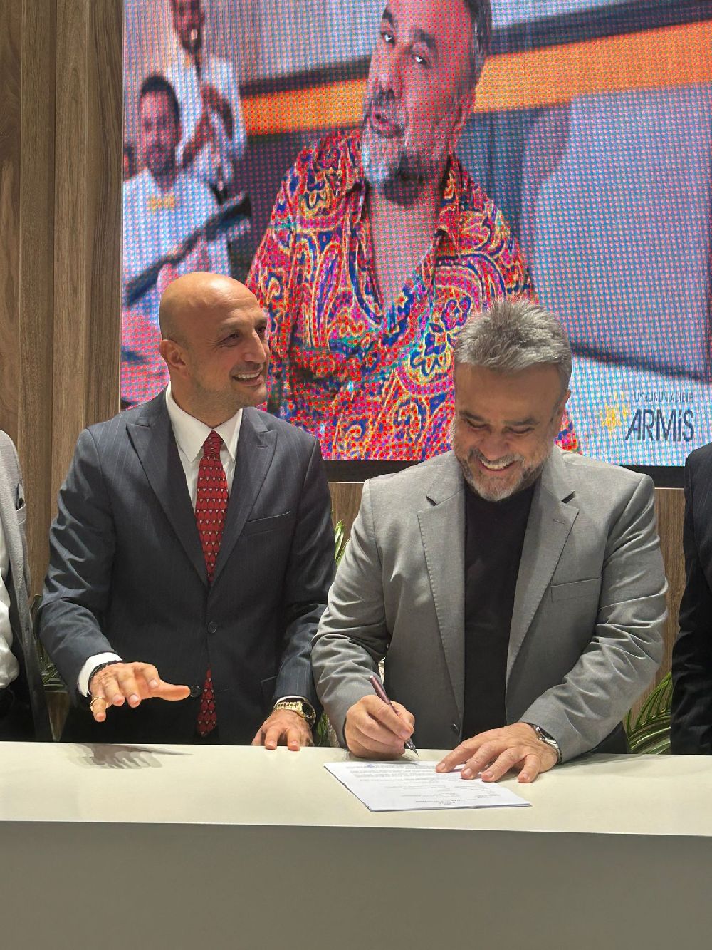 Bülent Serttaş reklam yüzü olmaya devam edecek