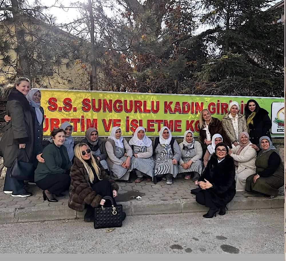 Kadın eli değdi raflar şenlendi