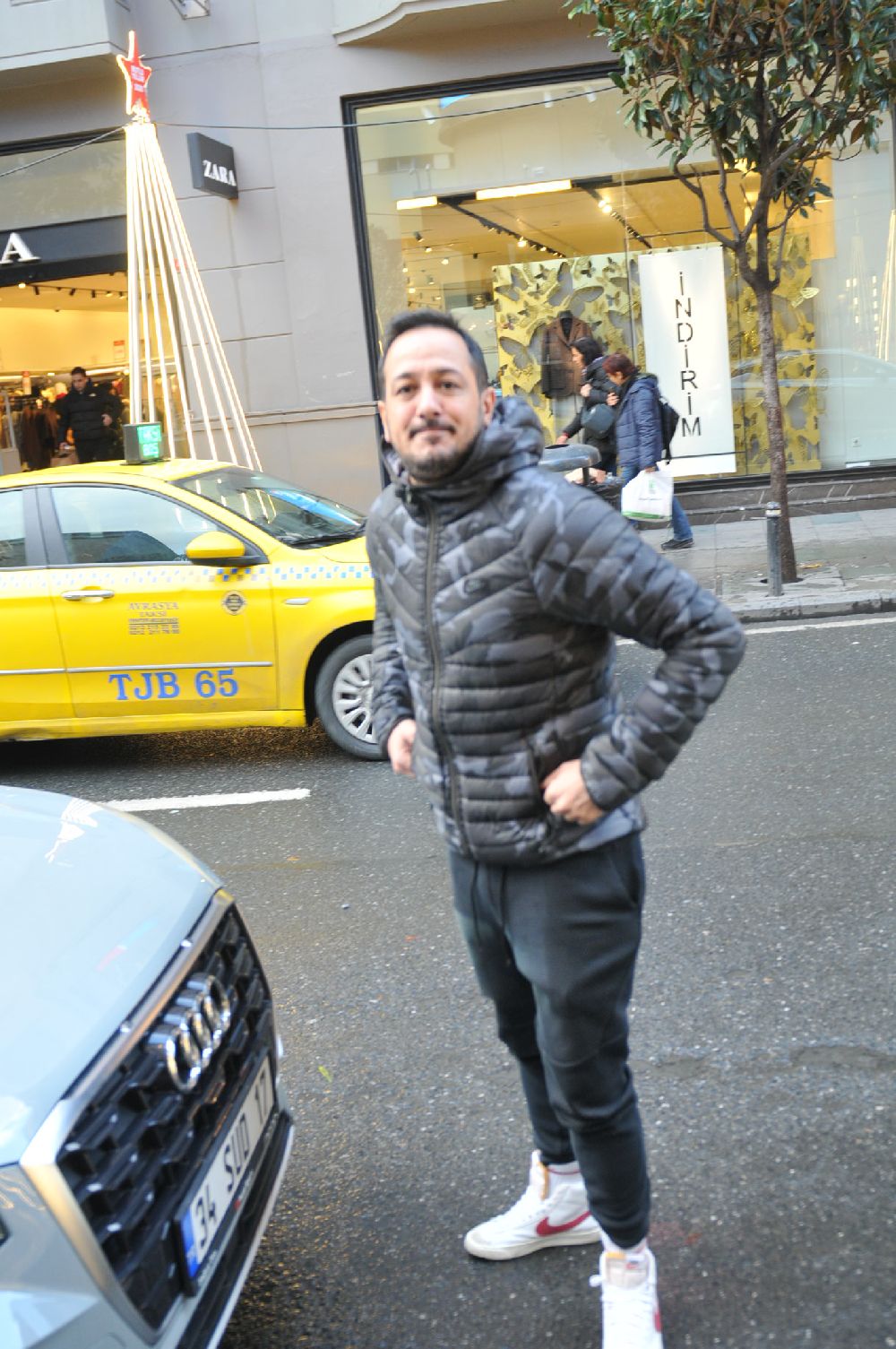 Sarp Apak'ın komedi talebi