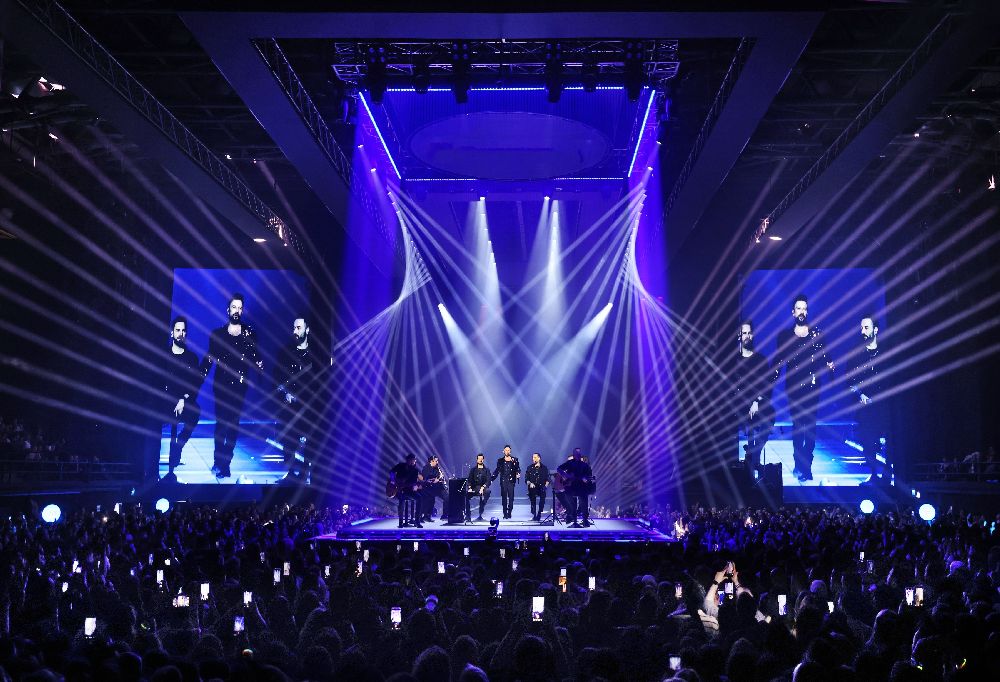 Tarkan gündeme oturdu