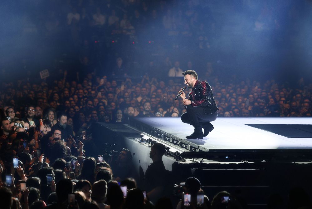 Tarkan gündeme oturdu