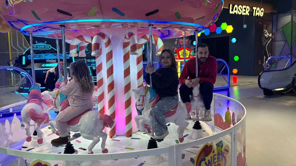 Ümit Erdim çocuklarıyla çocuk oldu