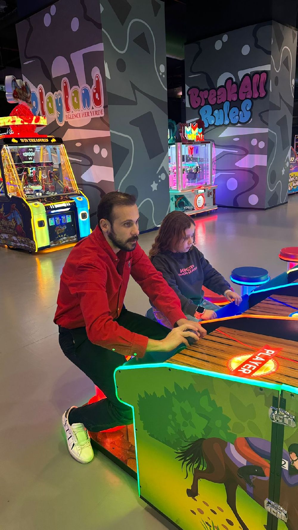 Ümit Erdim çocuklarıyla çocuk oldu