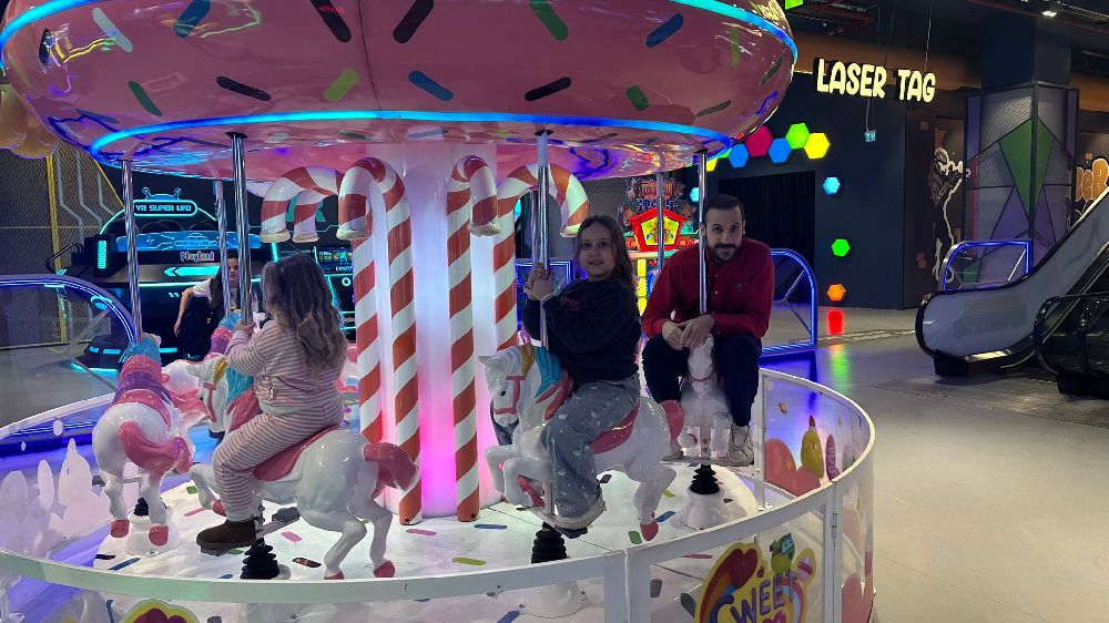 Ümit Erdim çocuklarıyla çocuk oldu