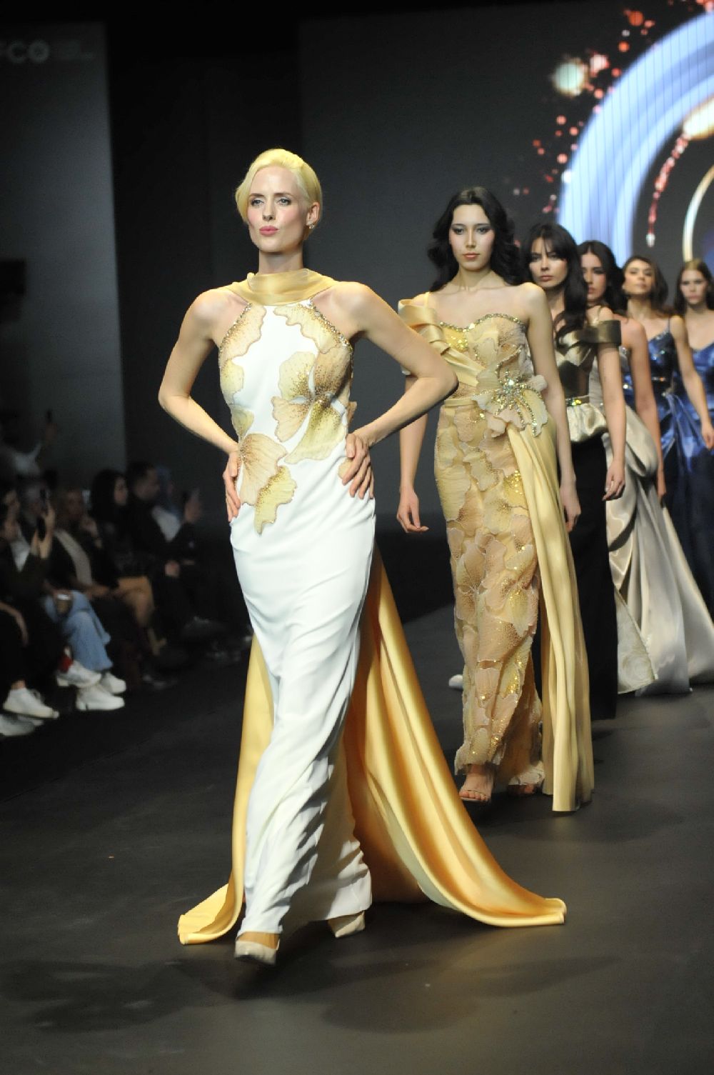 İstanbul'daki moda şenliğine büyük ilgi