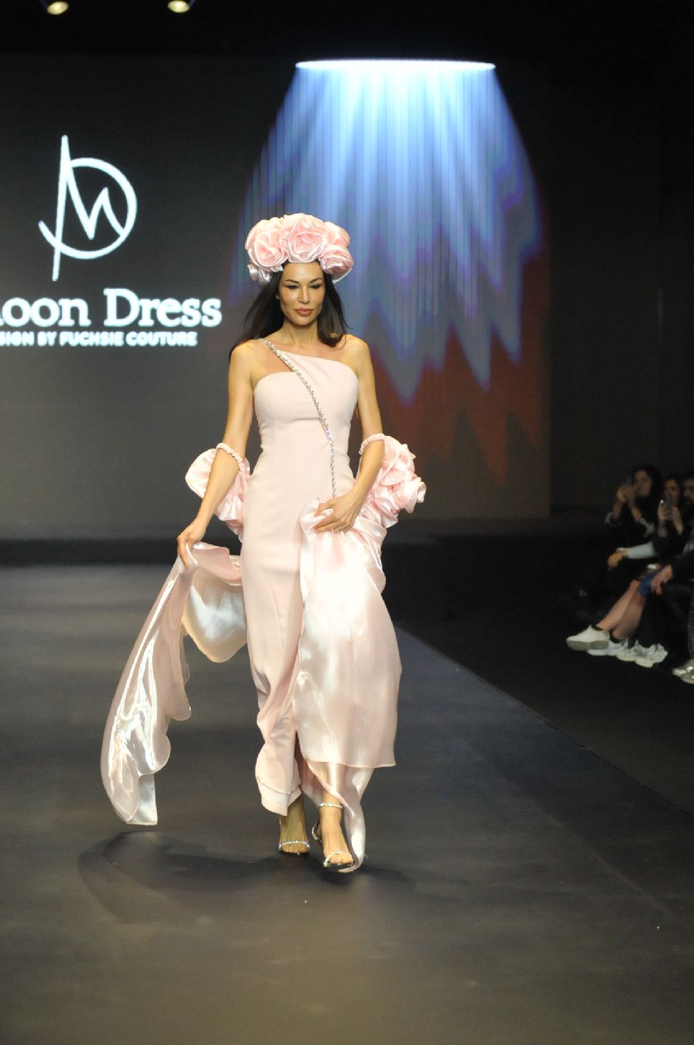 İstanbul'daki moda şenliğine büyük ilgi