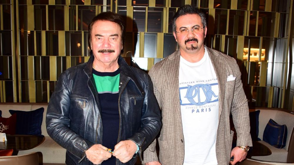 Orhan Gencebay yakın dostlarıyla iftarda buluştu