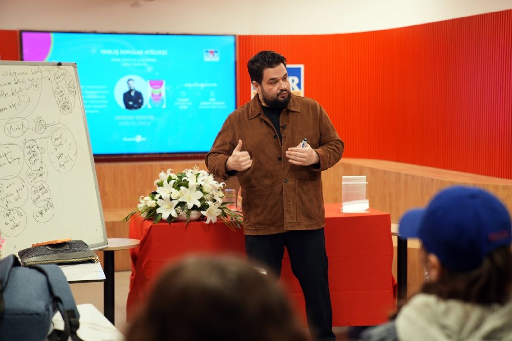 Serdar Keskin'in imza günü ilgiden uzadı