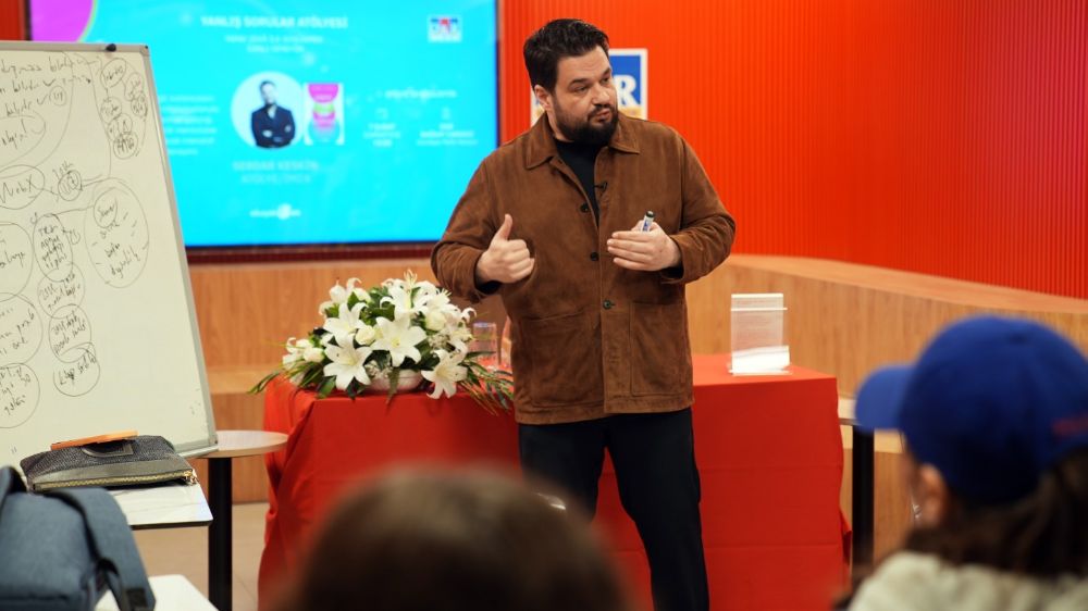 Serdar Keskin'in imza günü ilgiden uzadı