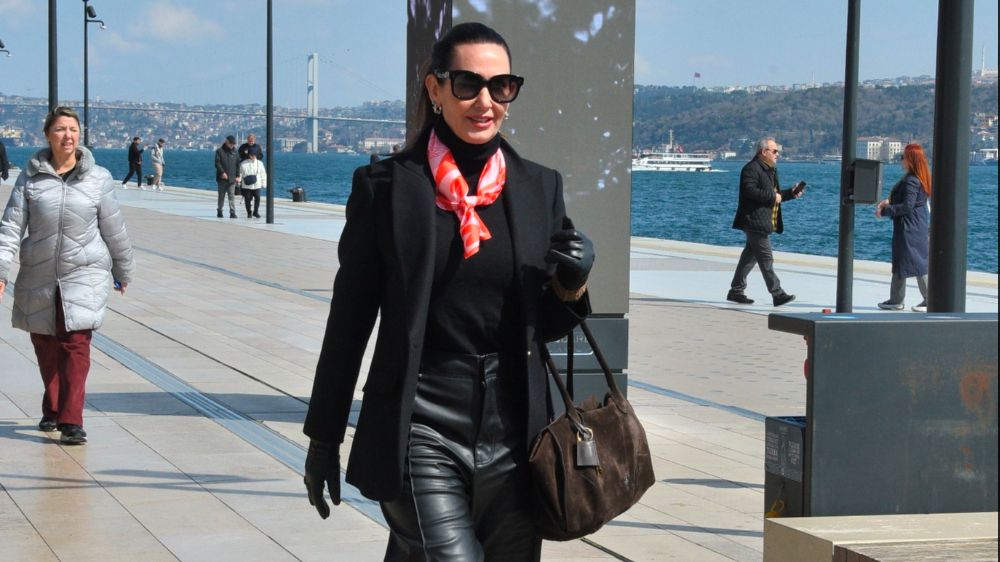 Ayşe Tolga'dan hem iş hem alışveriş