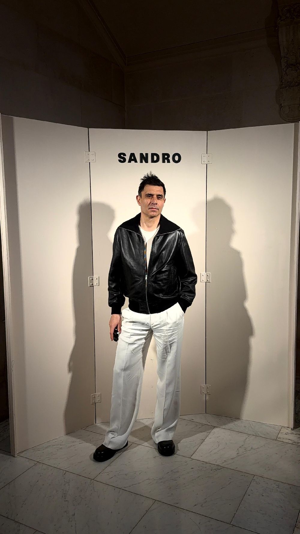 Cansel Elçin’den Paris çıkartması