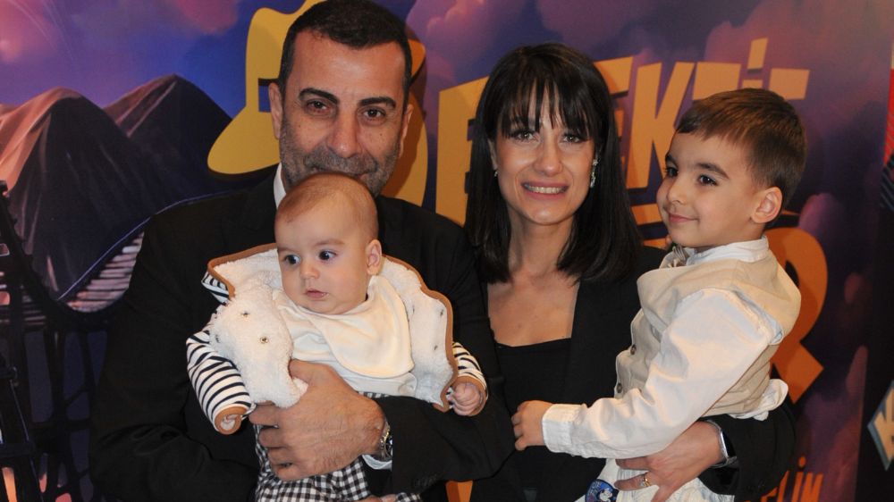 Dedektif Reptır: Birlikte Gülelim galası karnaval havasında geçti