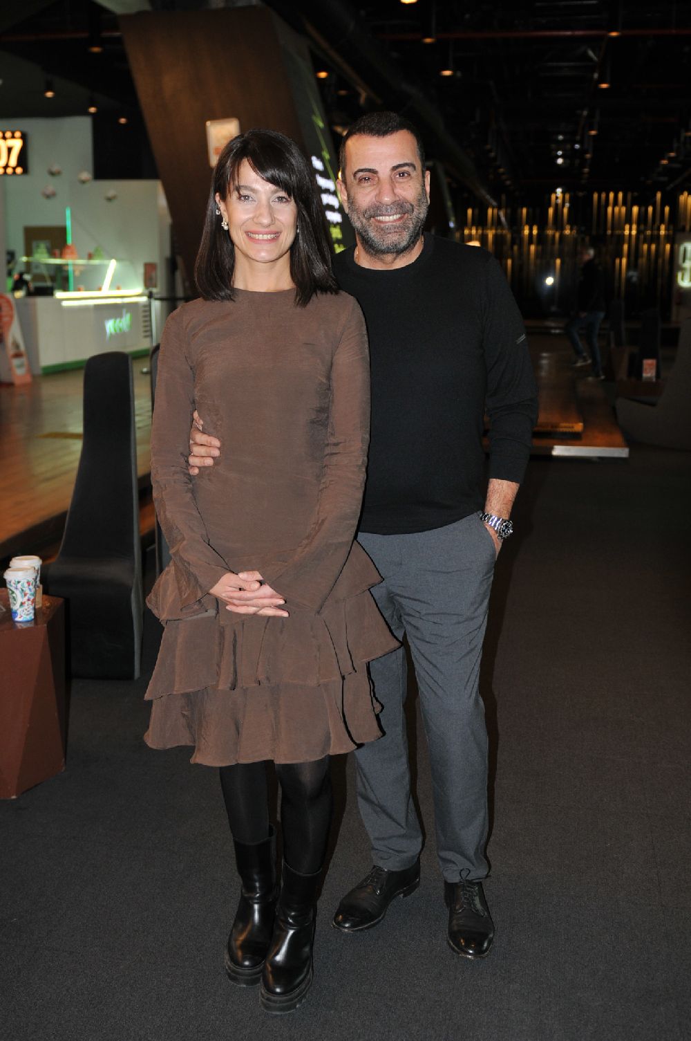 Emre Karayel hem yapımcı hem oyuncu hem oynatıcı