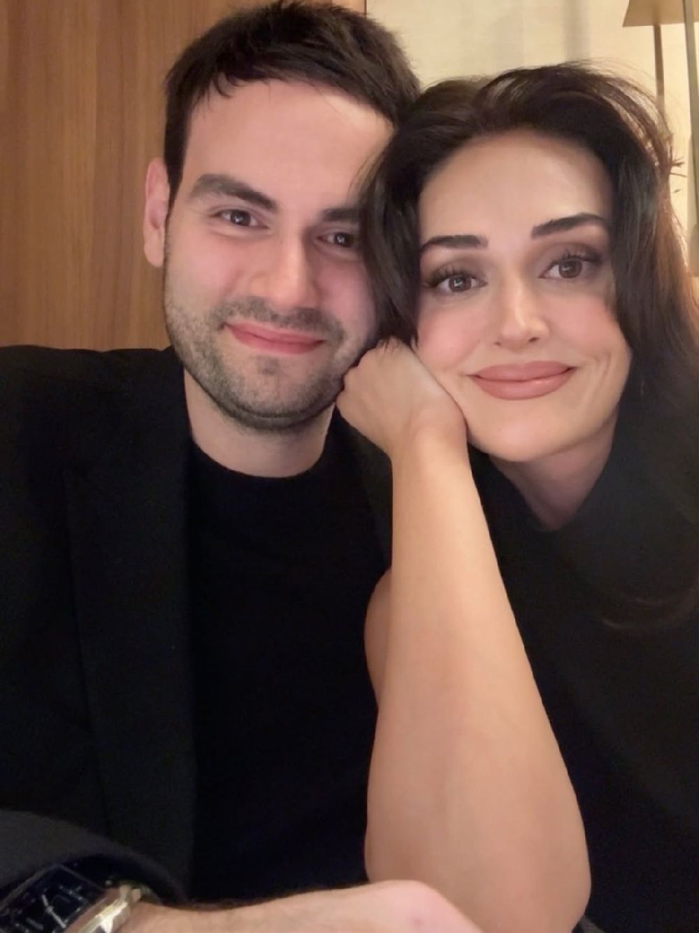 Esra Bilgiç sevgilisi Faruk Sabancı ile çıkan evlilik haberlerine cevap verdi