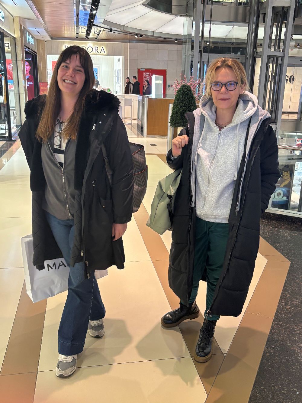 Ferhan Şensoy ile Aslı Orcan'dan proje alışverişi