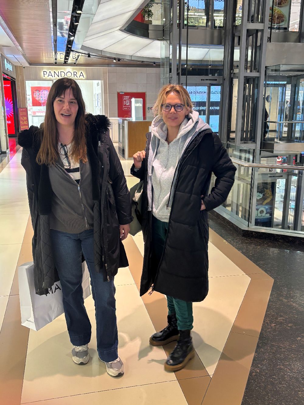 Ferhan Şensoy ile Aslı Orcan'dan proje alışverişi