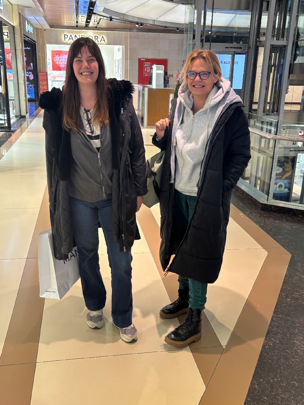 Ferhan Şensoy ile Aslı Orcan'dan proje alışverişi