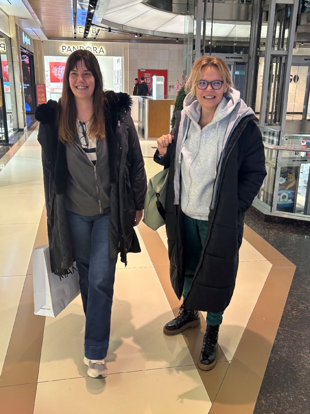 Ferhan Şensoy ile Aslı Orcan'dan proje alışverişi