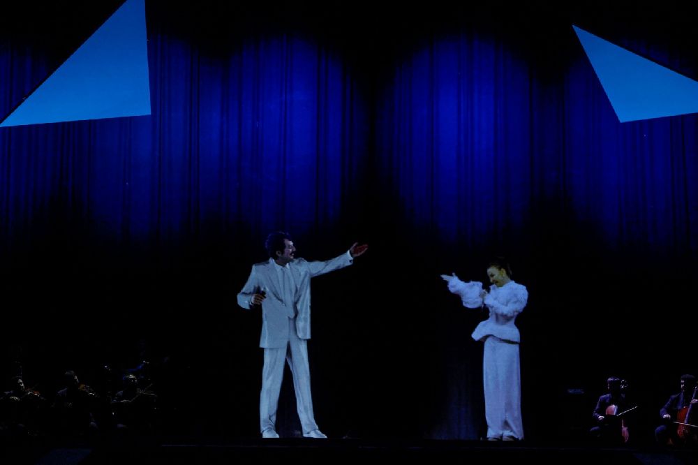 Galada yıldızlar geçidi!