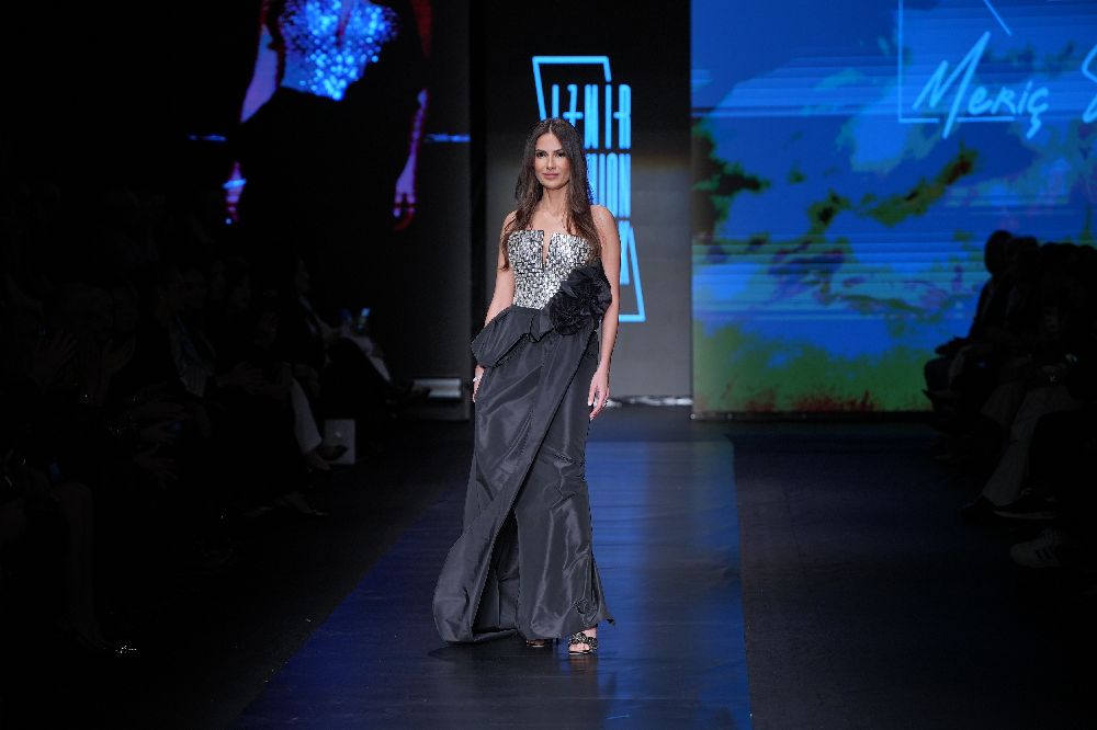İzmir'de moda şov