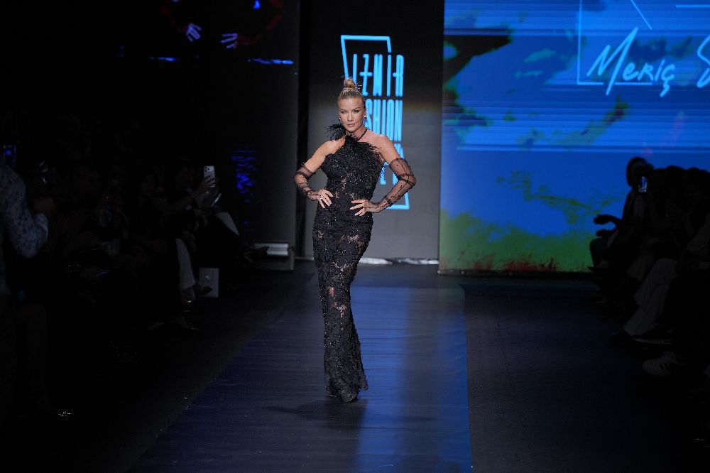 İzmir'de moda şov