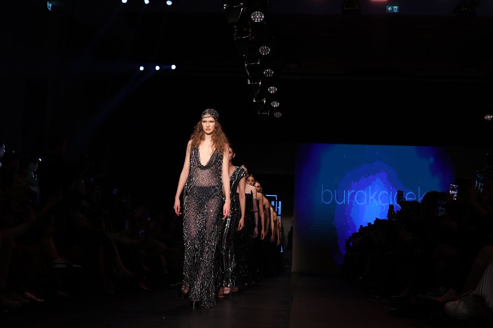 İzmir'de moda şov