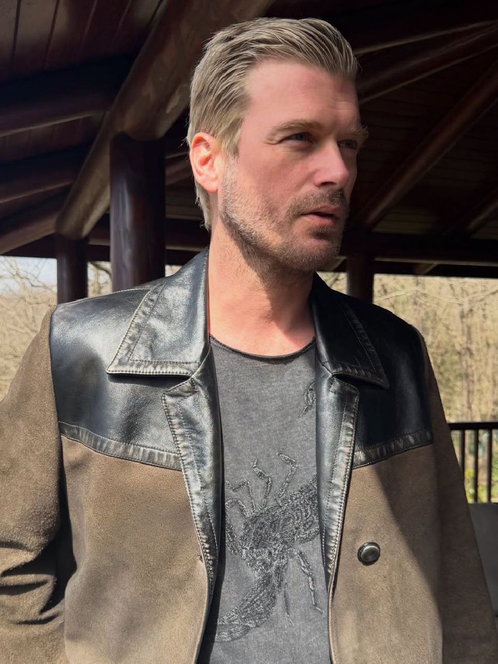 Kıvanç Tatlıtuğ'un yeni imajını eşi Başak Dizer paylaştı
