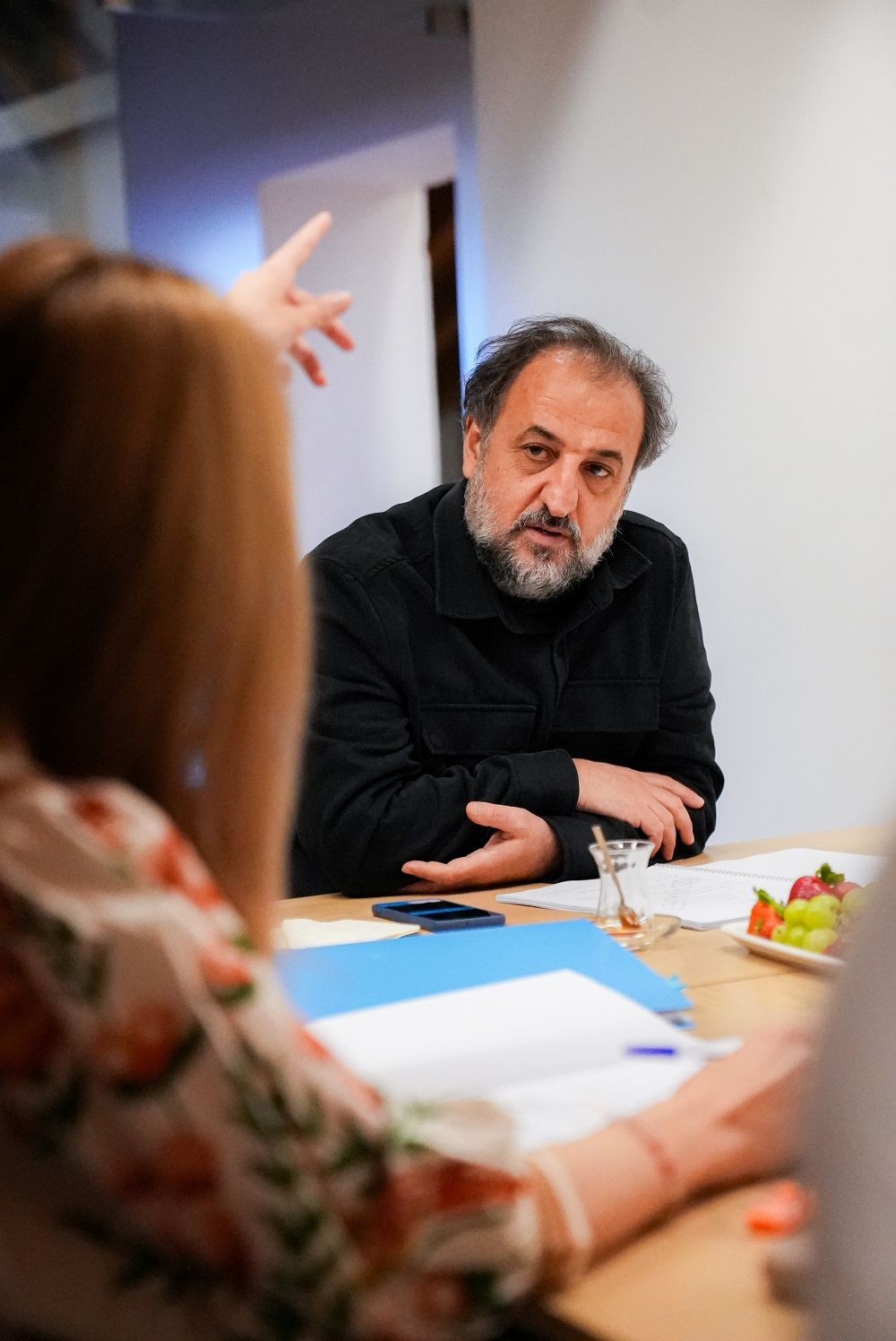 Meryem Uzerli ile Halit Ergenç, İmroz'da Bahar filminin okuma provasında bir araya geldi