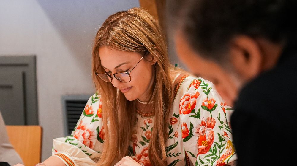 Meryem Uzerli ile Halit Ergenç, İmroz'da Bahar filminin okuma provasında bir araya geldi