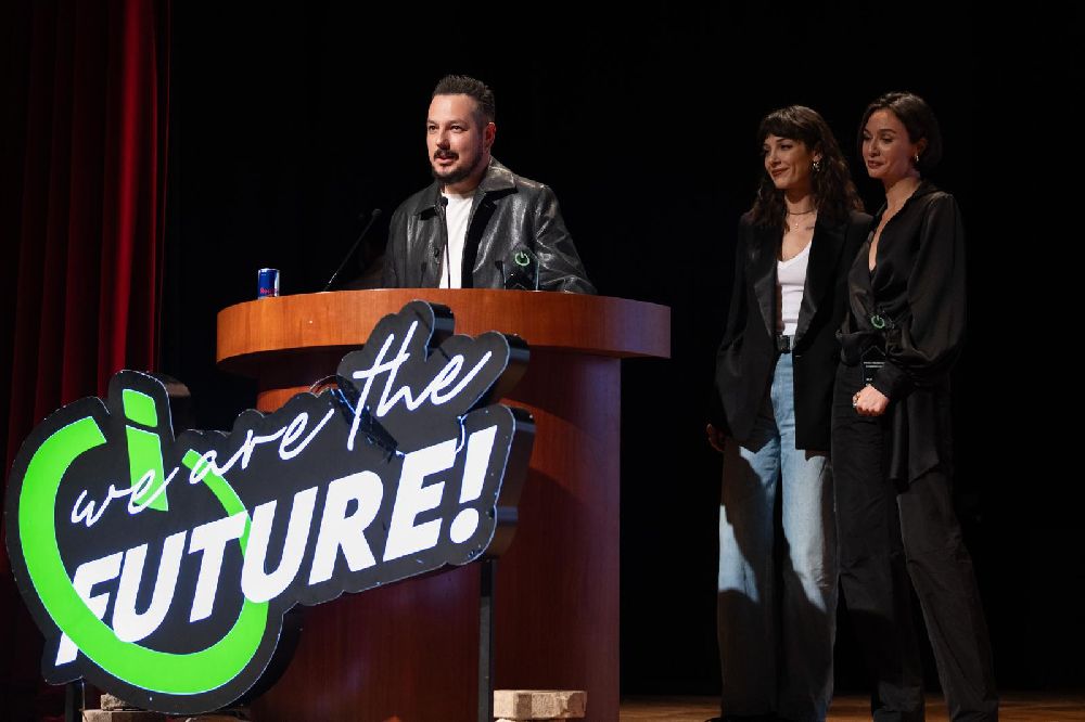 Mezarlık dizisine öğrencilerden anlamlı ödül