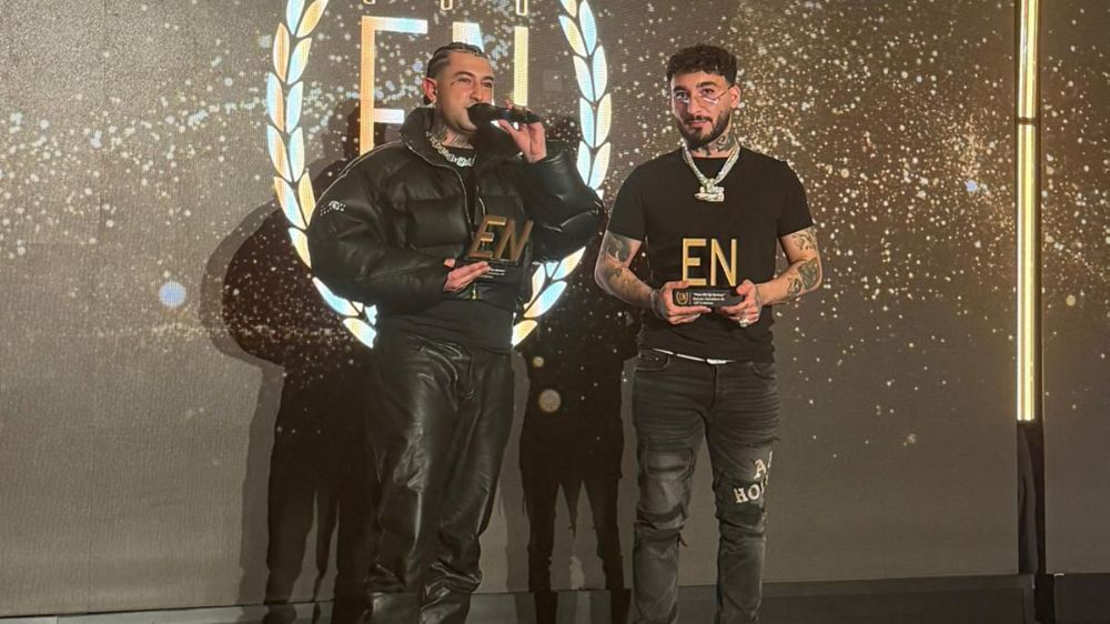 Motive ödüle doymuyor!