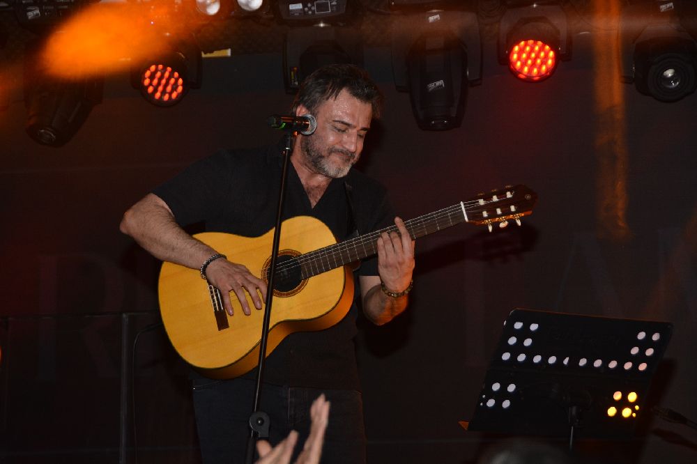 Rıza Tamer İzmir’i salladı