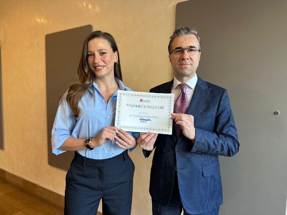 Serenay Sarıkaya’ya teşekkür belgesi