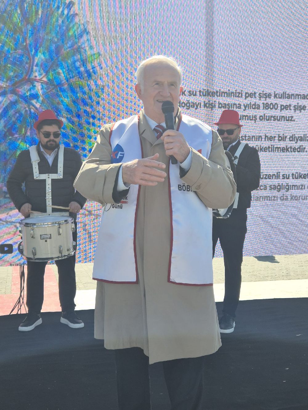 Türk Böbrek Vakfı, dev böbrek maketi ile böbrek sağlığı ve su kaynaklarının korunmasına dikkat çekti!