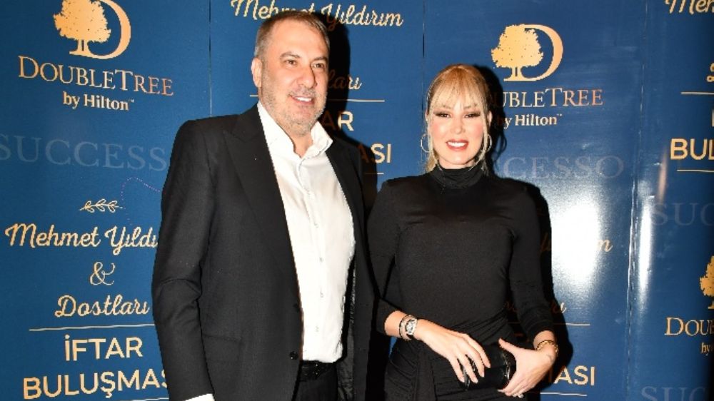 Ünlü isimleri buluşturan iftar