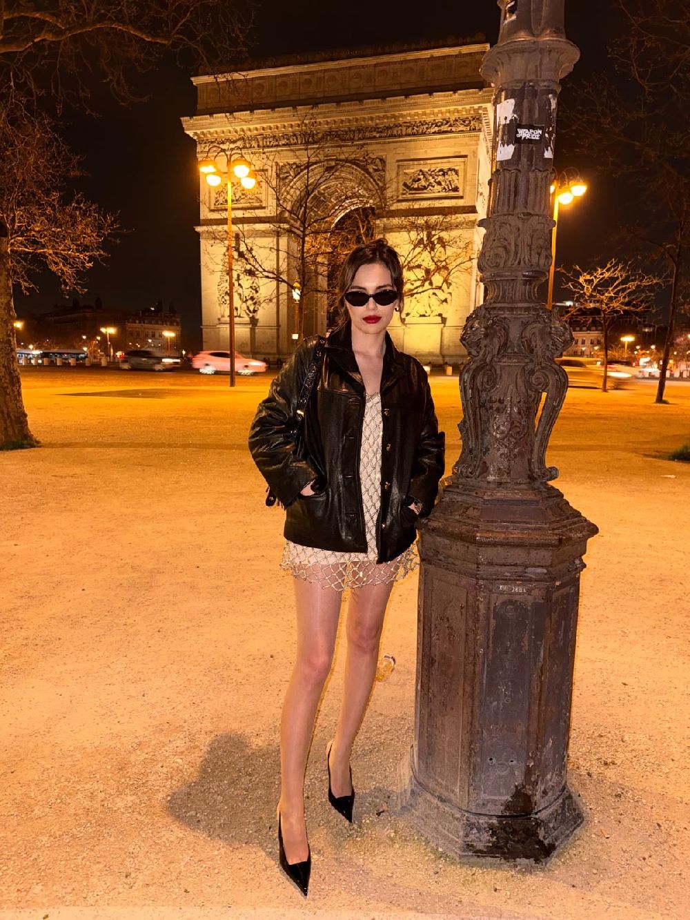 Yağmur Tanrısevsin Paris Moda Haftası şıklığıyla damga vurdu