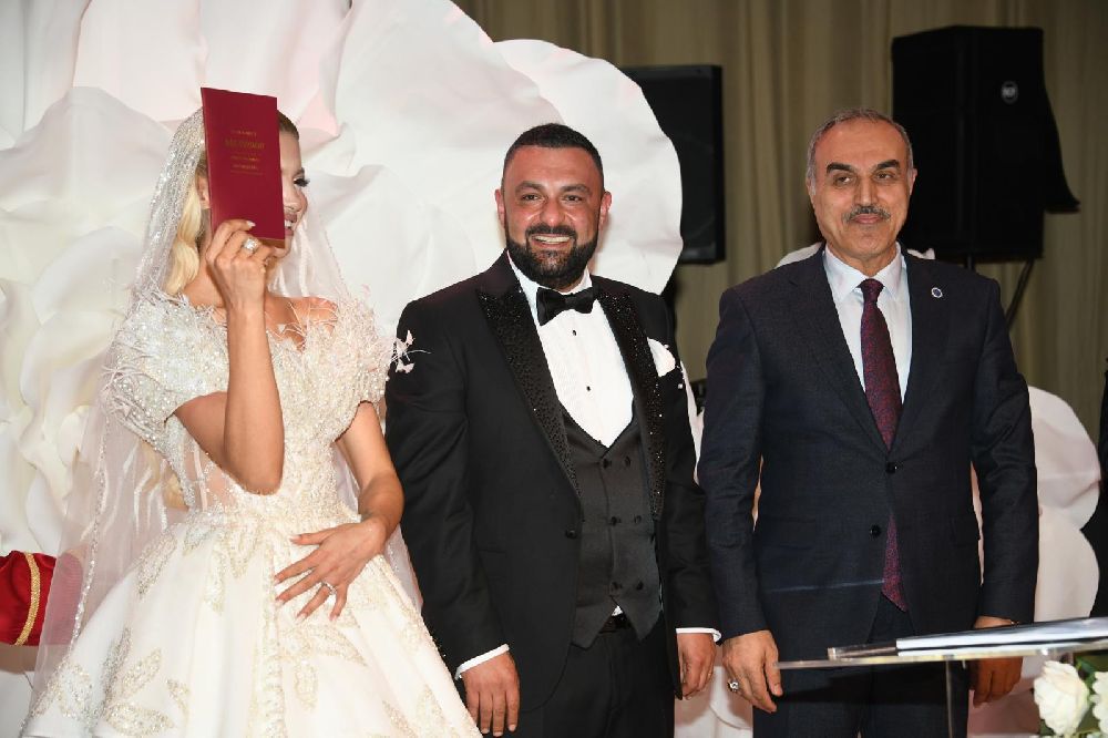 Acaban ve Metin Aileleri'nin masal gibi düğünü