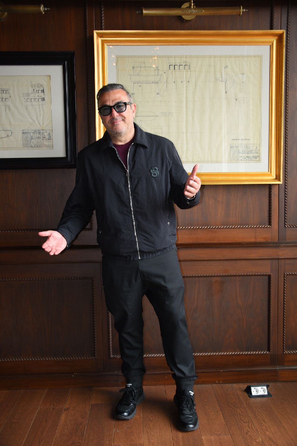 Antonis Remos: İstanbul'da zaman yolculuğuna çıkıyorsunuz