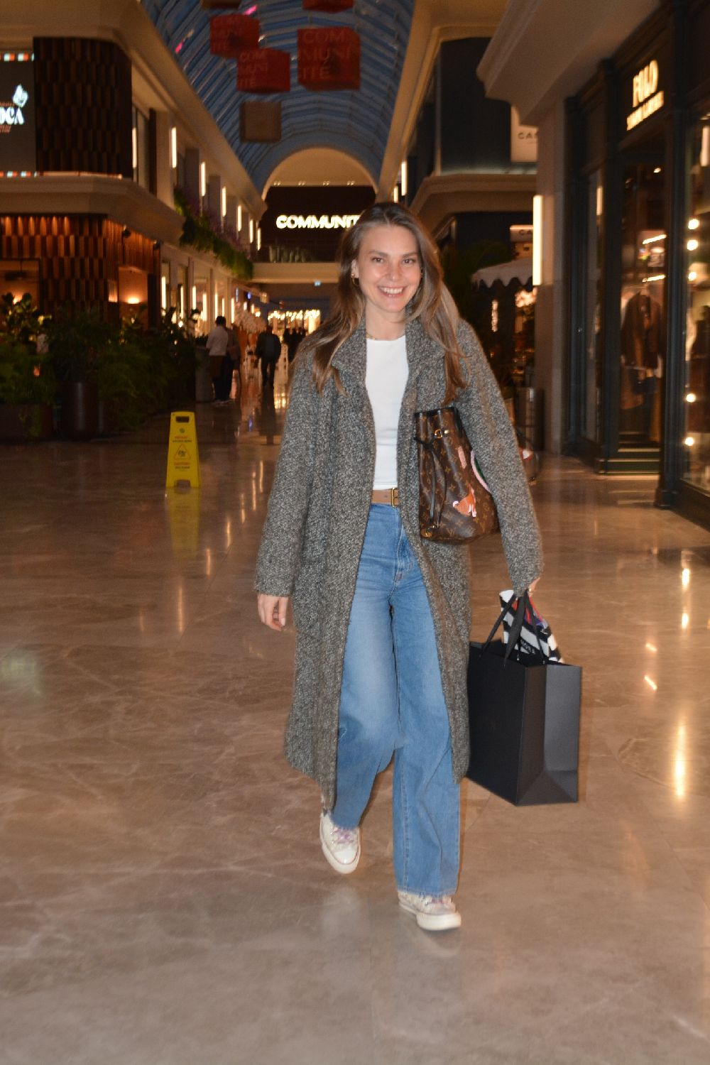 Aslı Enver'in AVM tarzı