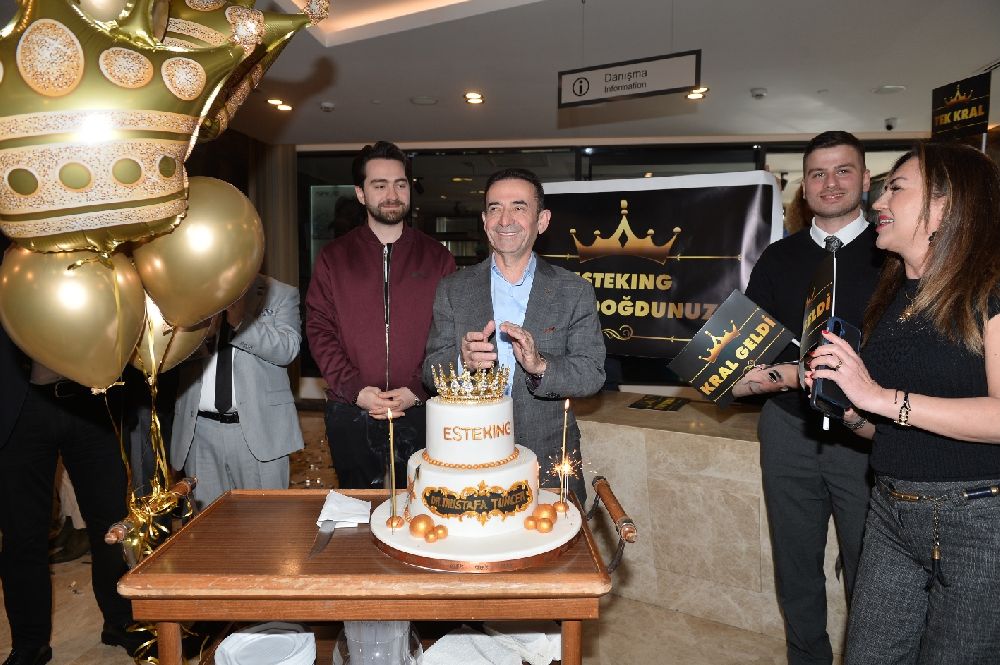 Dr. Mustafa Tuncer’e duygu dolu kutlama