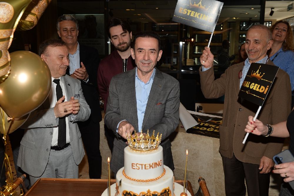 Dr. Mustafa Tuncer’e duygu dolu kutlama