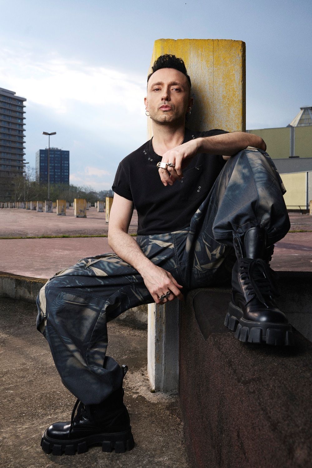 Mabel Matiz Dağılıyorum Olaysız şarkısı yayınlandı