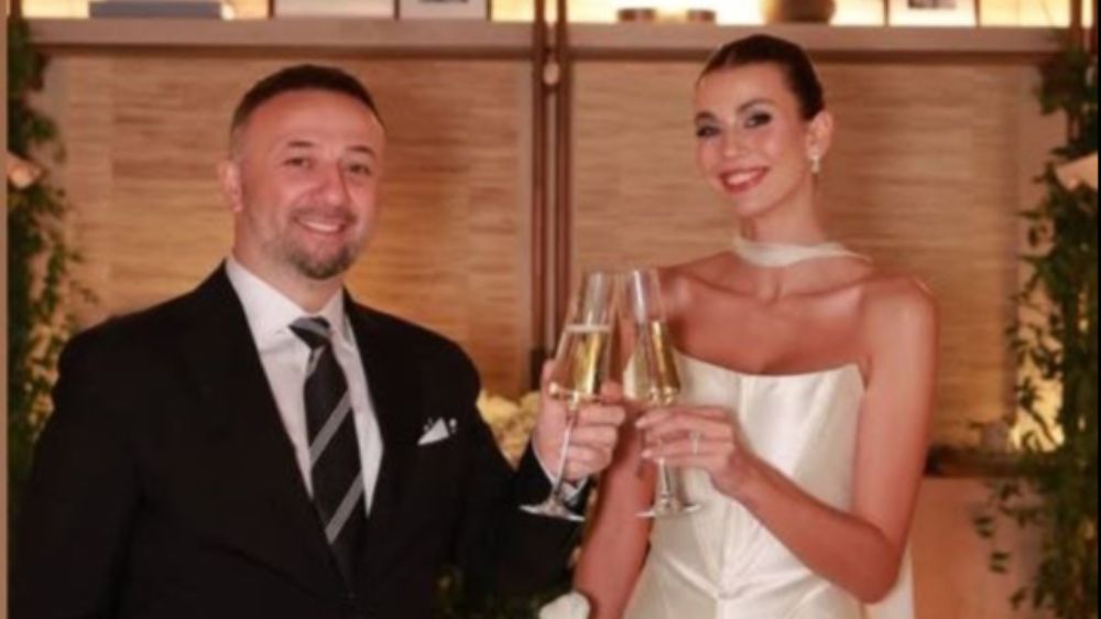 Oyuncu Sezgi Sena Akay ile iş insanı Erdinç Acar, evlendi