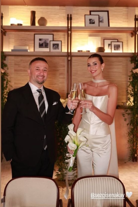 Oyuncu Sezgi Sena Akay ile iş insanı Erdinç Acar, evlendi