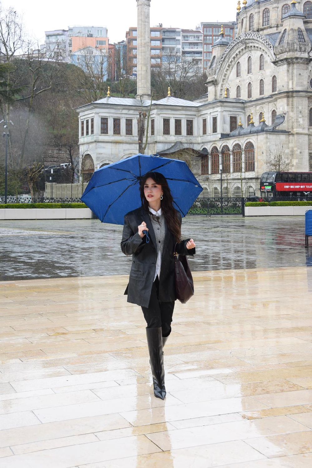 Özge Gürel yurt dışında gördüğü ilgiyi anlattı