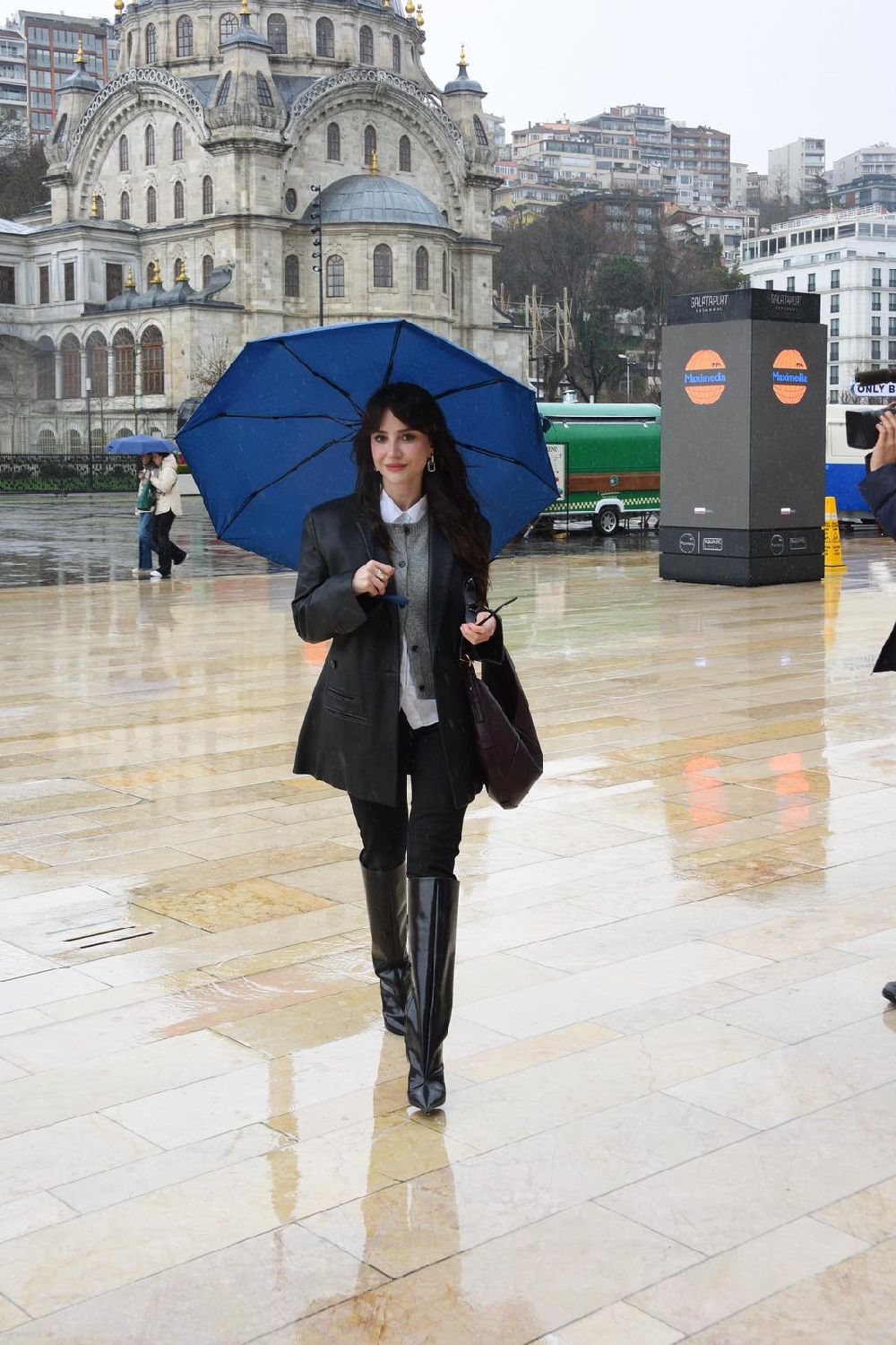 Özge Gürel yurt dışında gördüğü ilgiyi anlattı