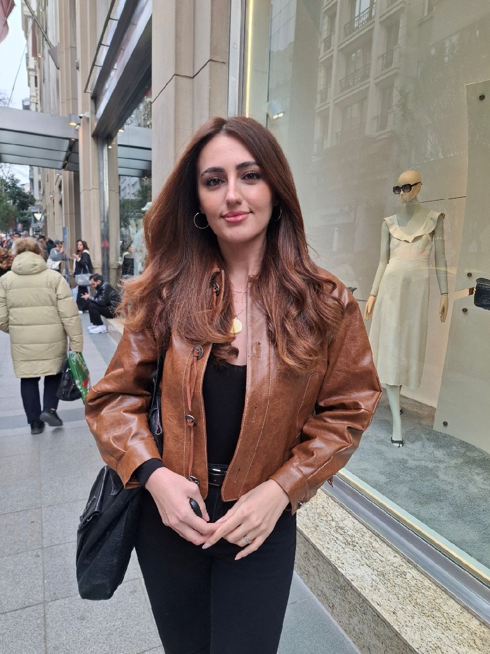 Selin Genç şarkıcılığa adım attı